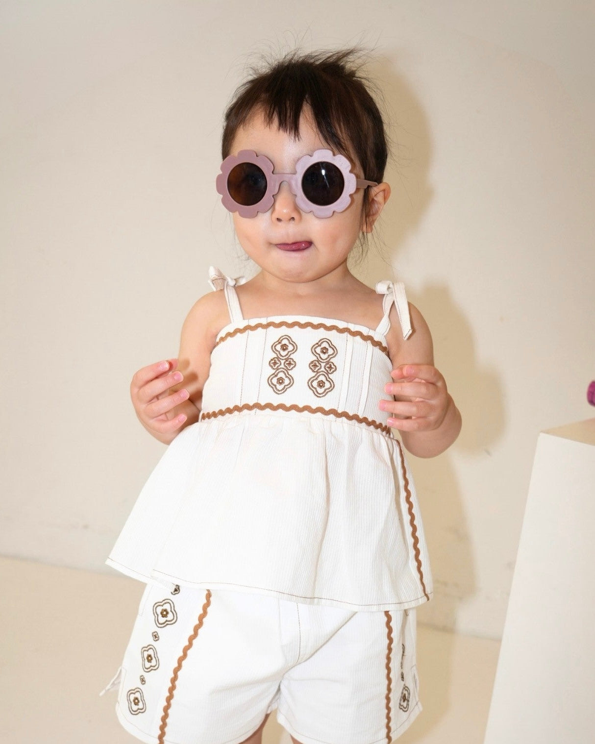 Flower Shaped Sunglasses【A111】
