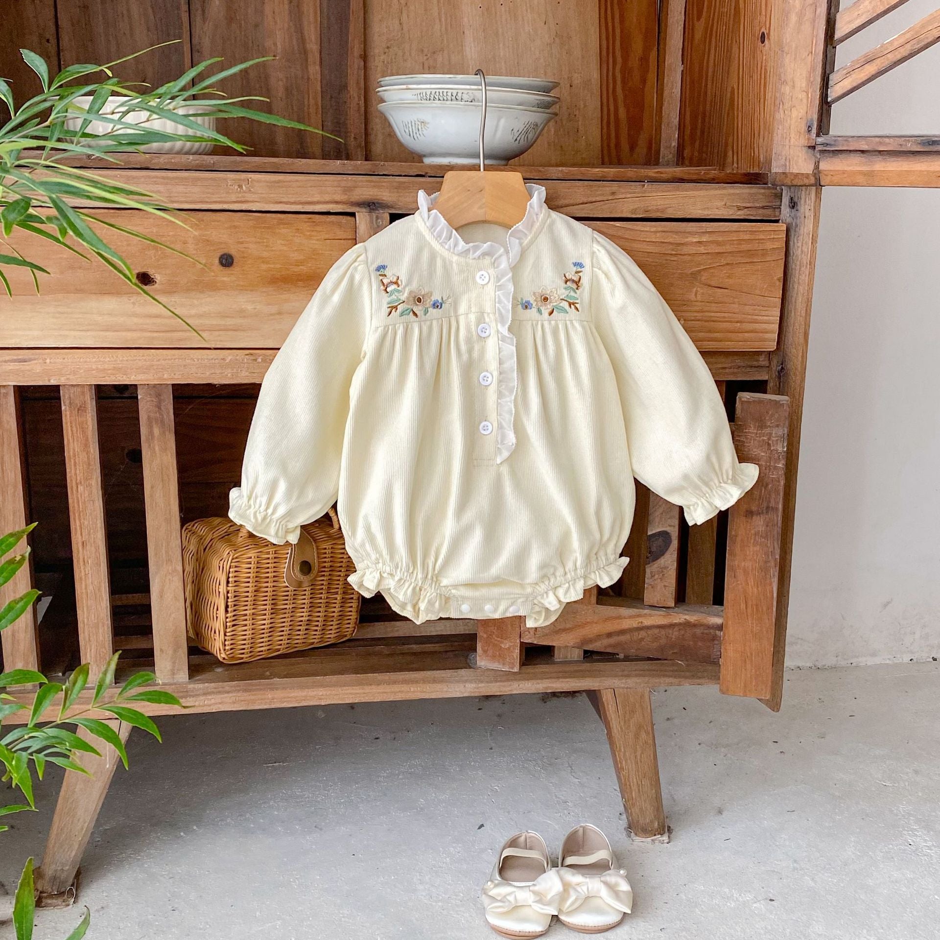 (予約商品)花柄レースデザインロンパース【N3473】