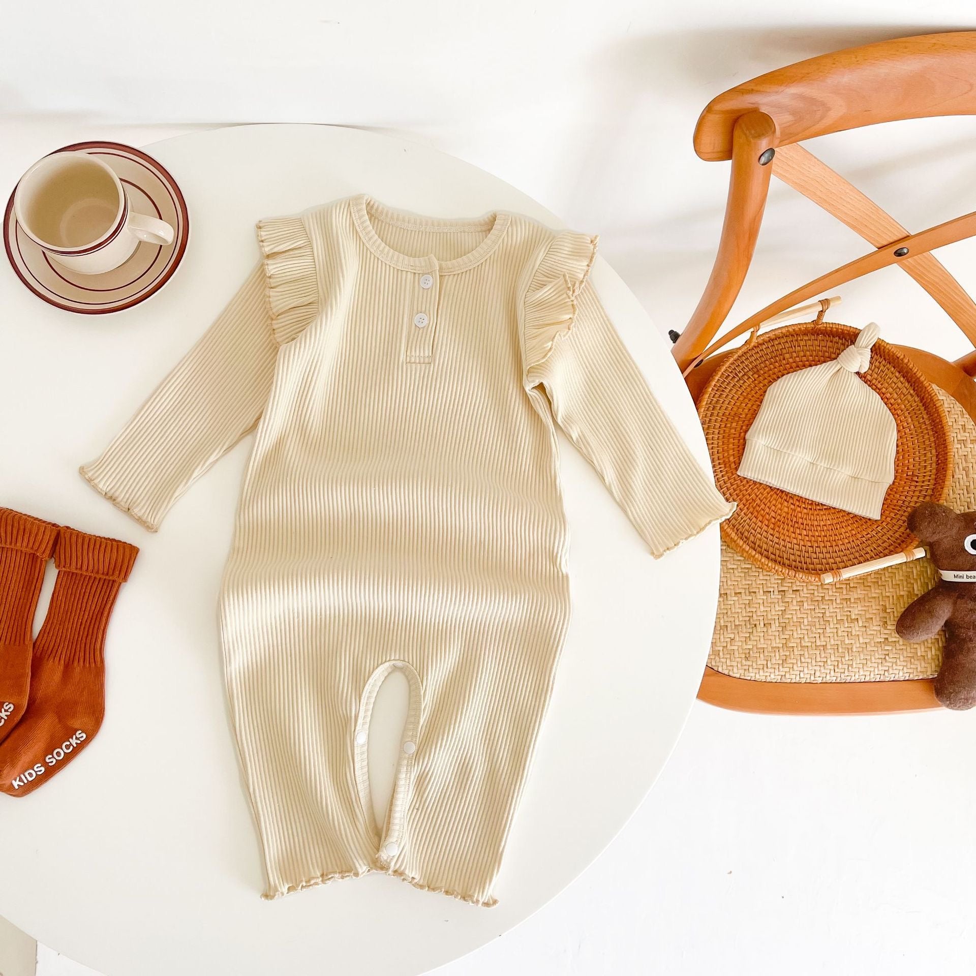 (予約商品)フリルショルダーリブロンパース(帽子付き) 【N3290】