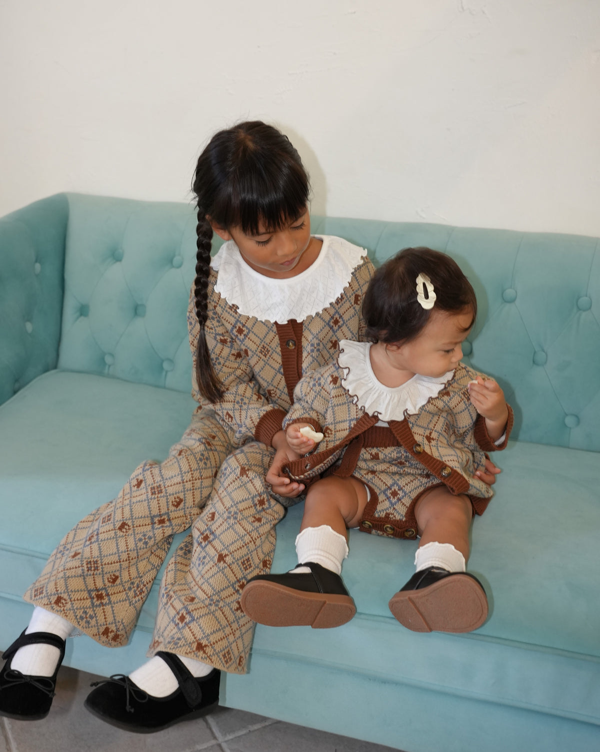 Pixel Art Knit Cardigan【110602】