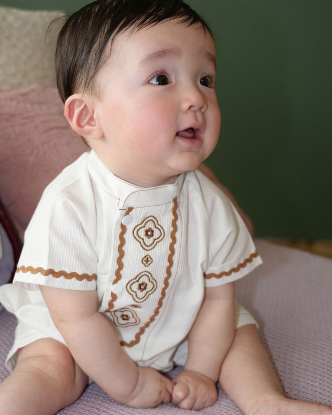 Arabian Vintage Tile Embroidered Front Open Rompers【110271】