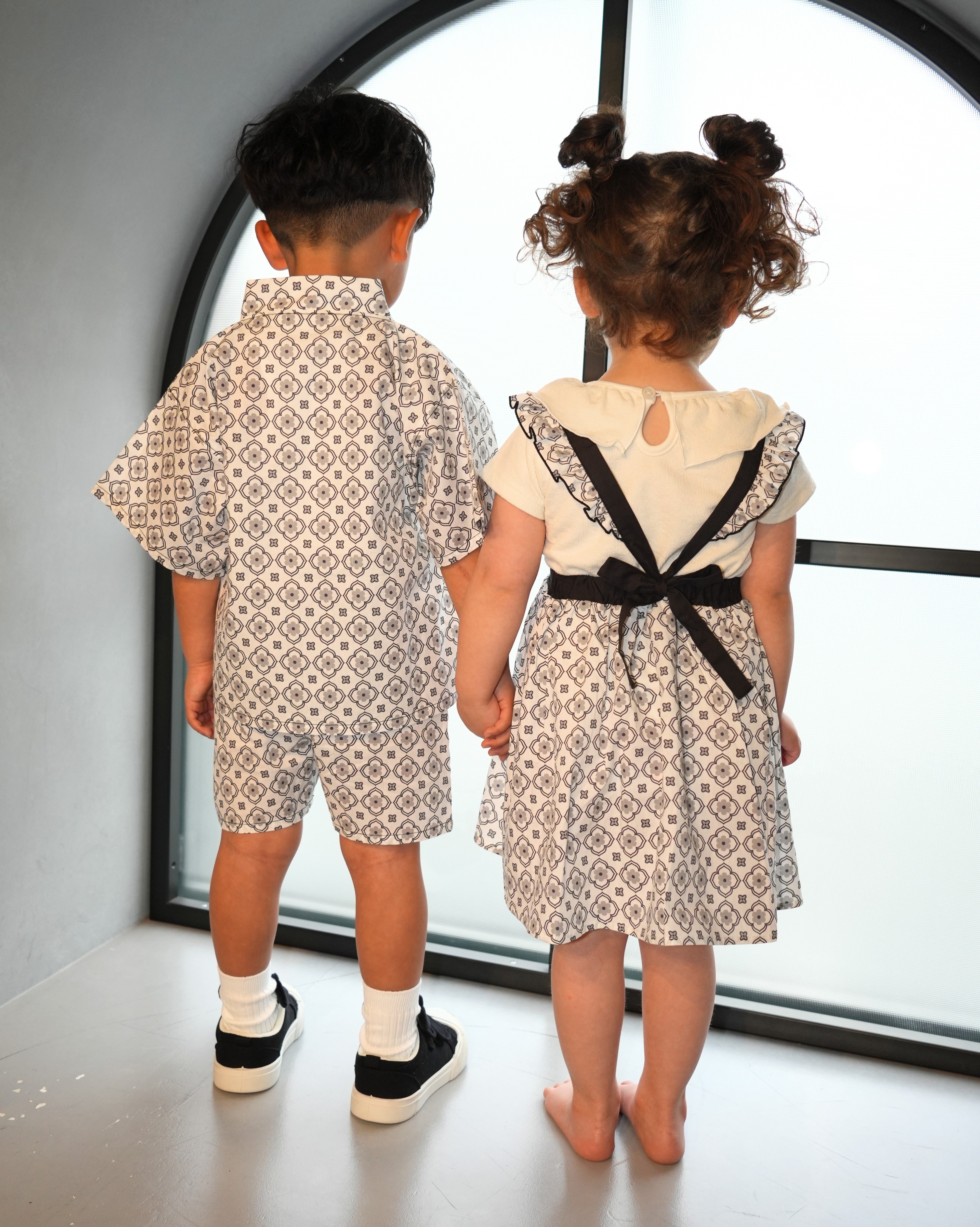 Monotone Vintage Tile Ruffle Apron Dress【110267】