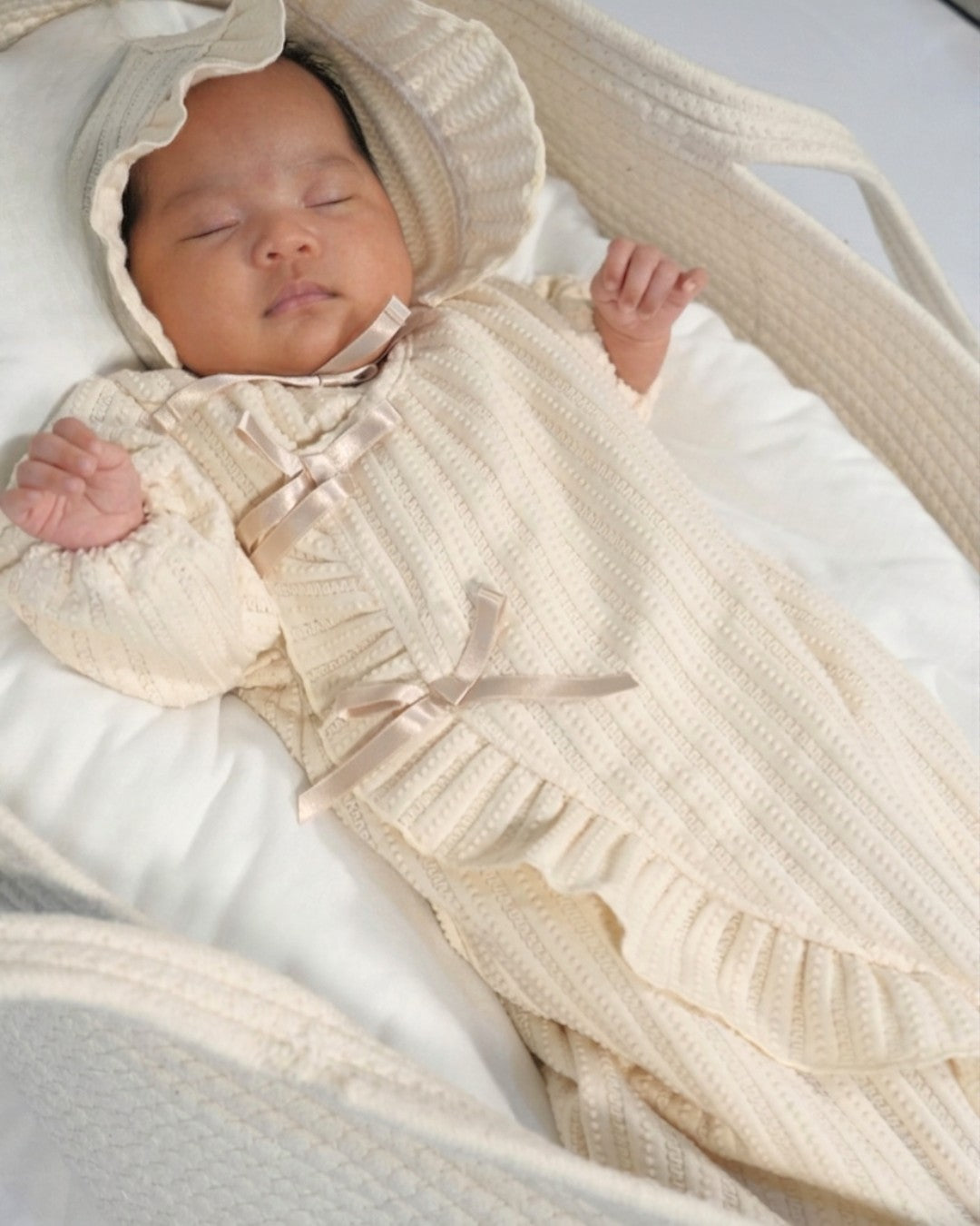 Organic Lace Knit Baby Ceremony Dress with Bonnet【110285】