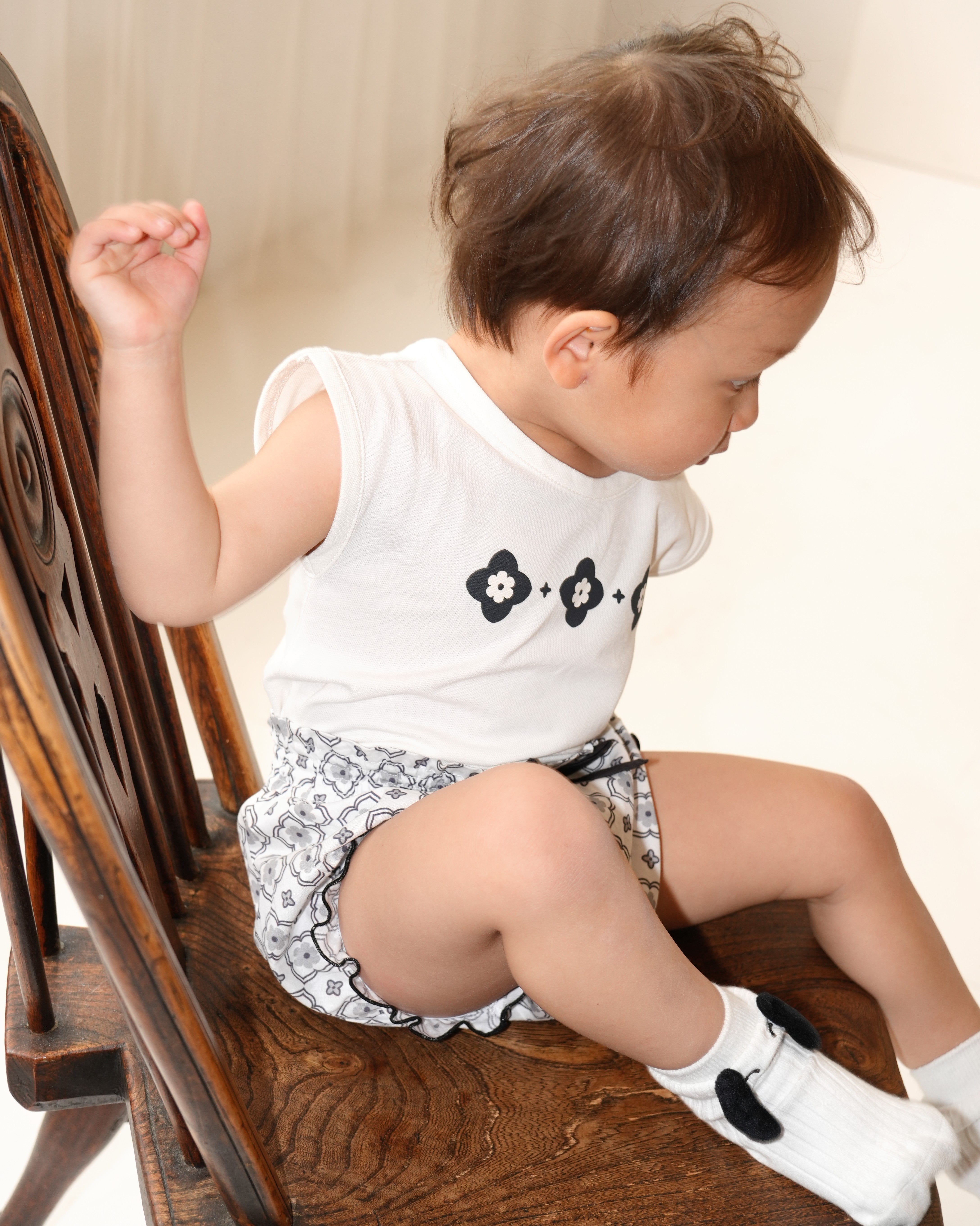 Monotone Vintage Tile T-Shirt & Bloomer Two Piece【110266】