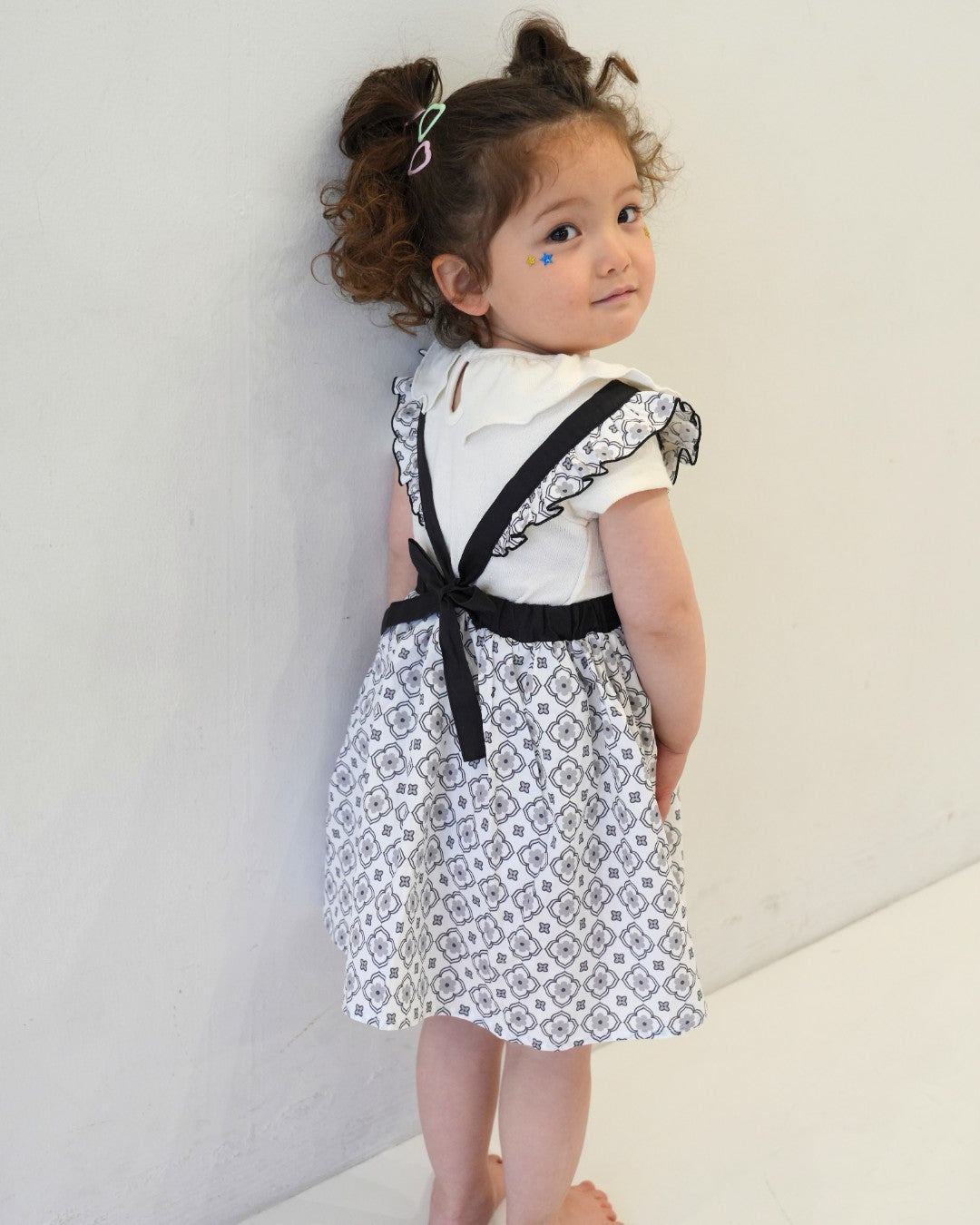 Monotone Vintage Tile Ruffle Apron Dress【110267】