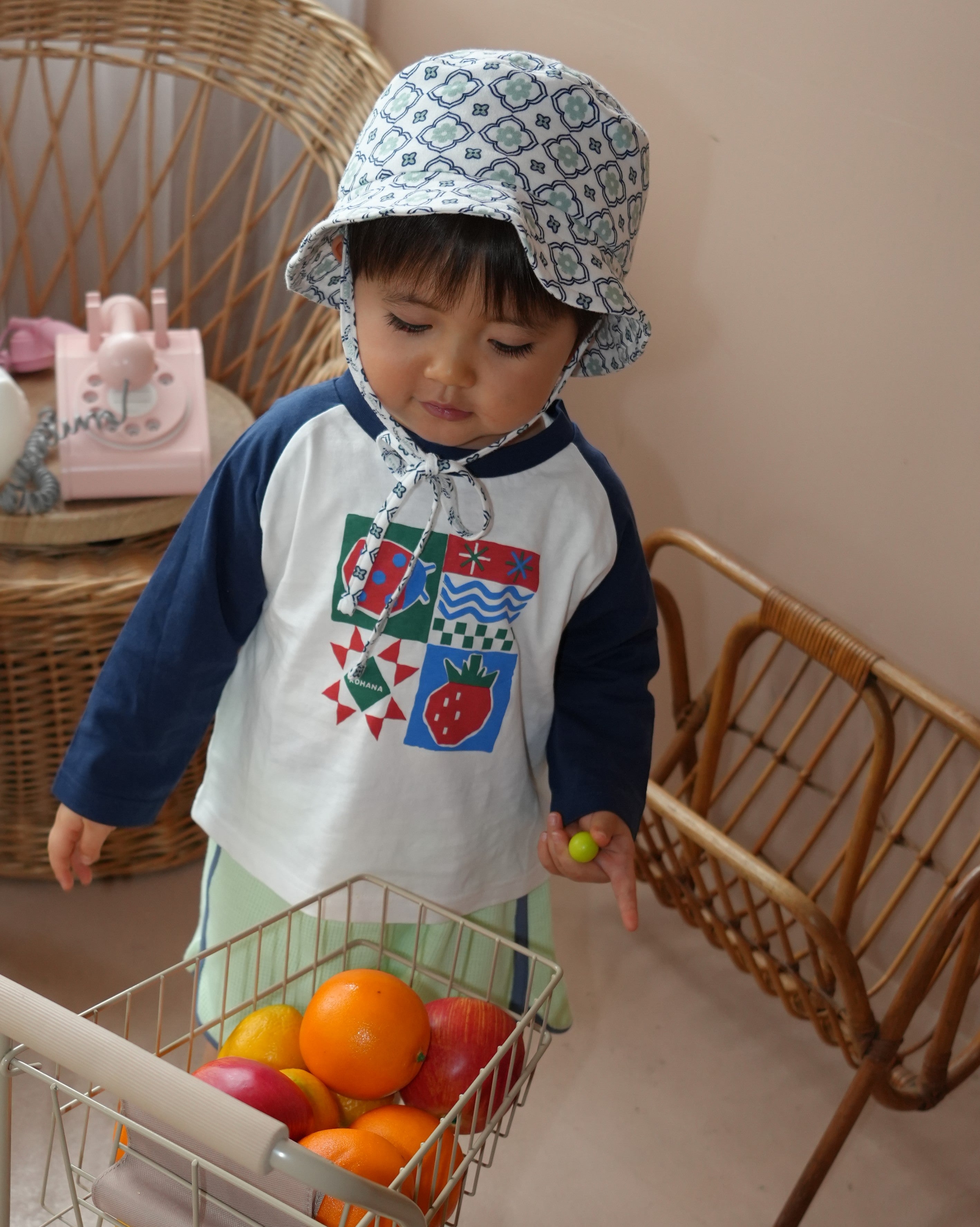 Doodle Raglan Sleeve T-Shirt【110134】