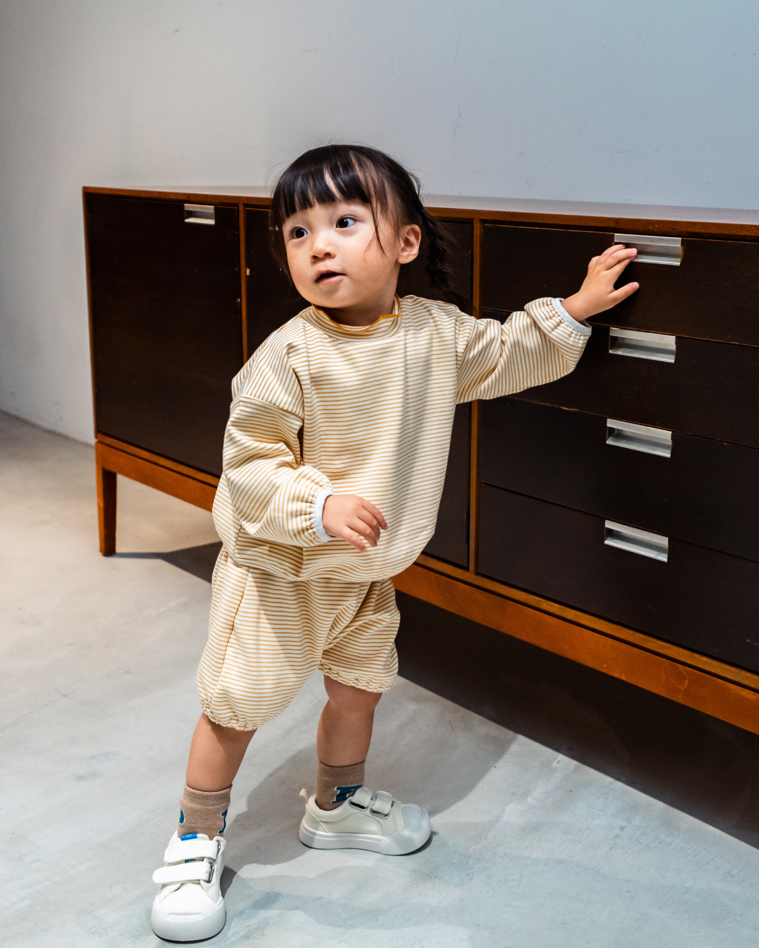 (予約商品)ストレッチボーダーモックネックTシャツ+パンツSET【110089】（Mustard）