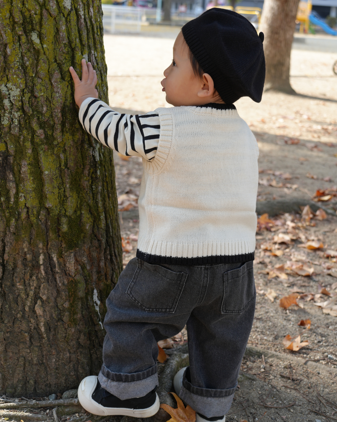 Monochrome Vintage Tile Knit Vest