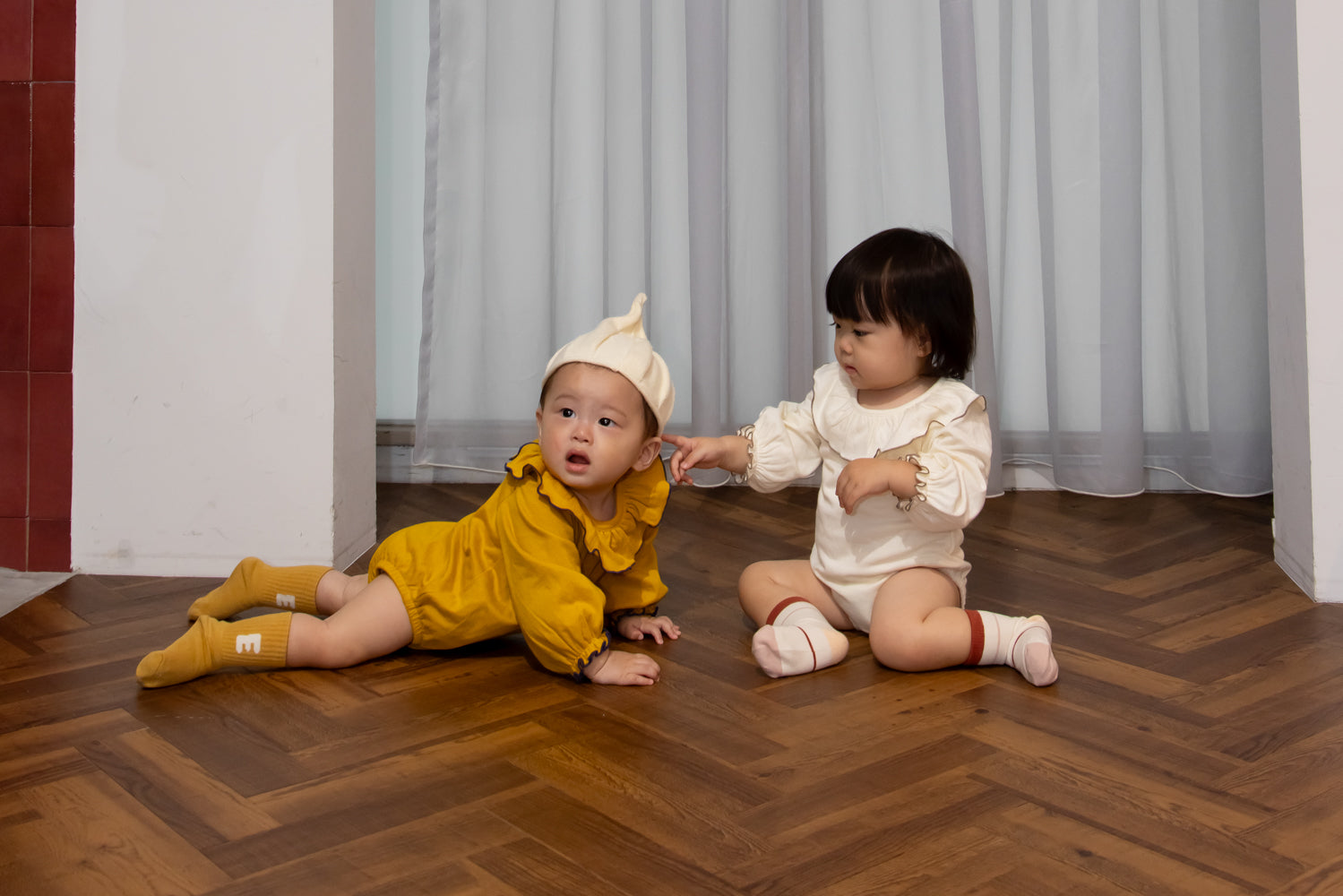 (Pre-order item) Ruffled Collar Romper [110082] (Mustard) 