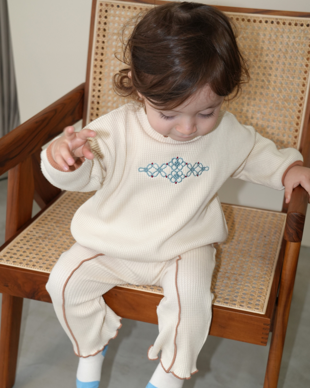 Chinese Embroidery Waffle Mock Neck Pullover【110326】