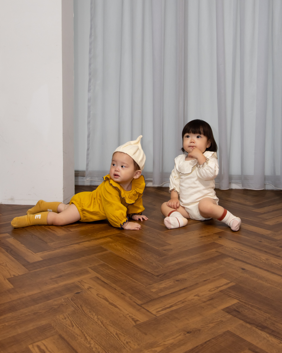 (Pre-order item) Ruffled Collar Romper [110082] (Mustard) 