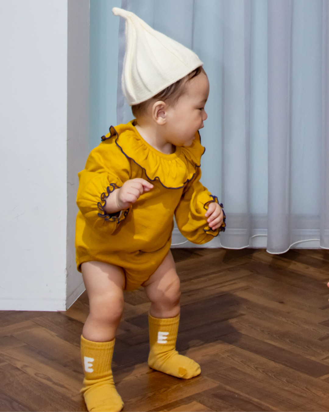 (Pre-order item) Ruffled Collar Romper [110082] (Mustard) 