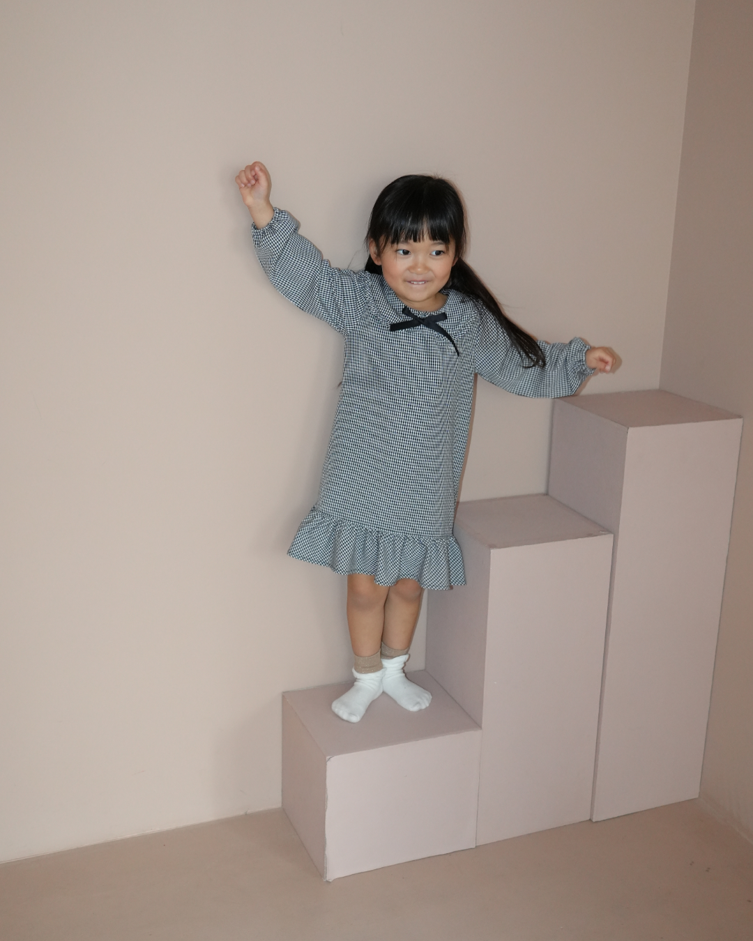 Check Pattern Frill Collar A-Line One piece【110218】 (black)