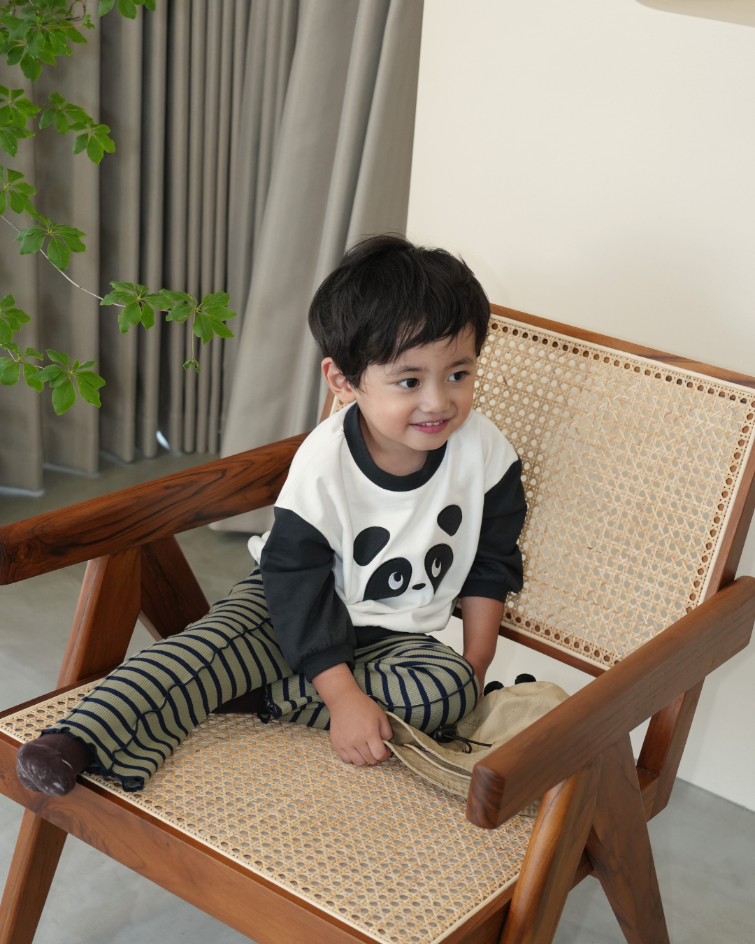 Bicolor Animal Face Sweatshirt【110369】 (black)
