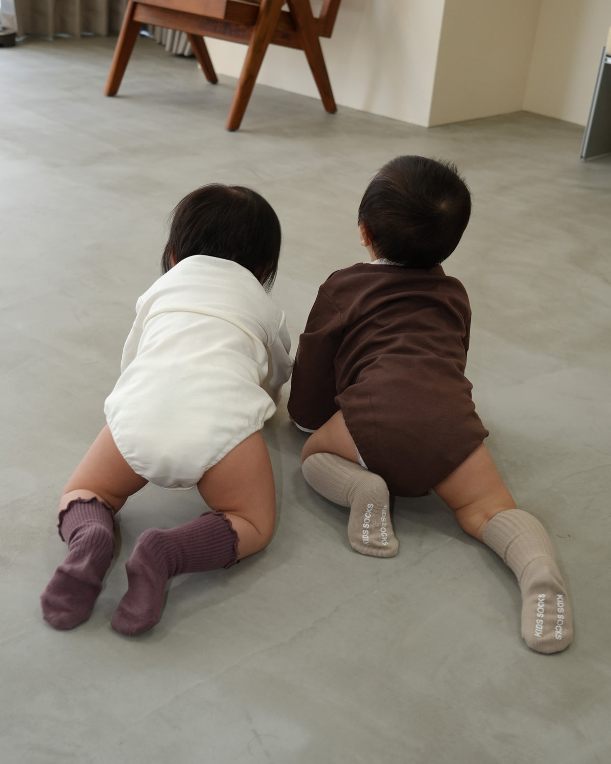 Dog illustration smooth Rompers【110375】 (brown)
