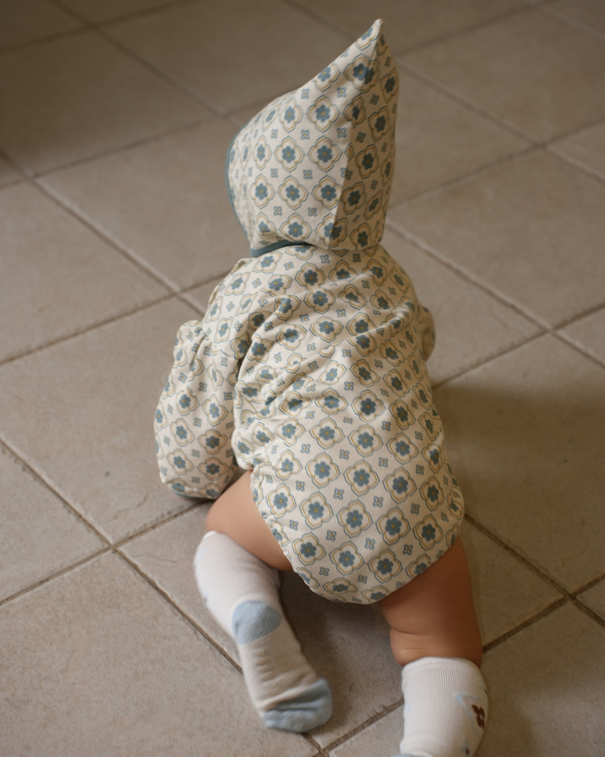 Vintage Tile Pattern Pointed Bonnet【110506】 (blue)