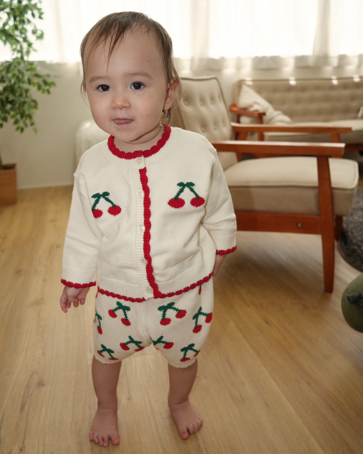 【110359】 (white) Cherry Knit Cardigan