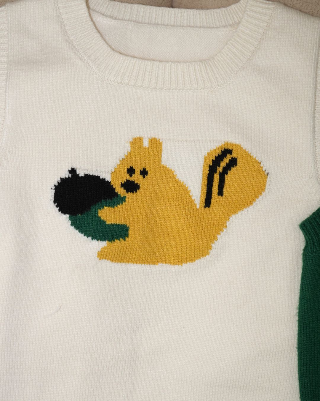 Squirrel Knit Vest【110322】 (white)