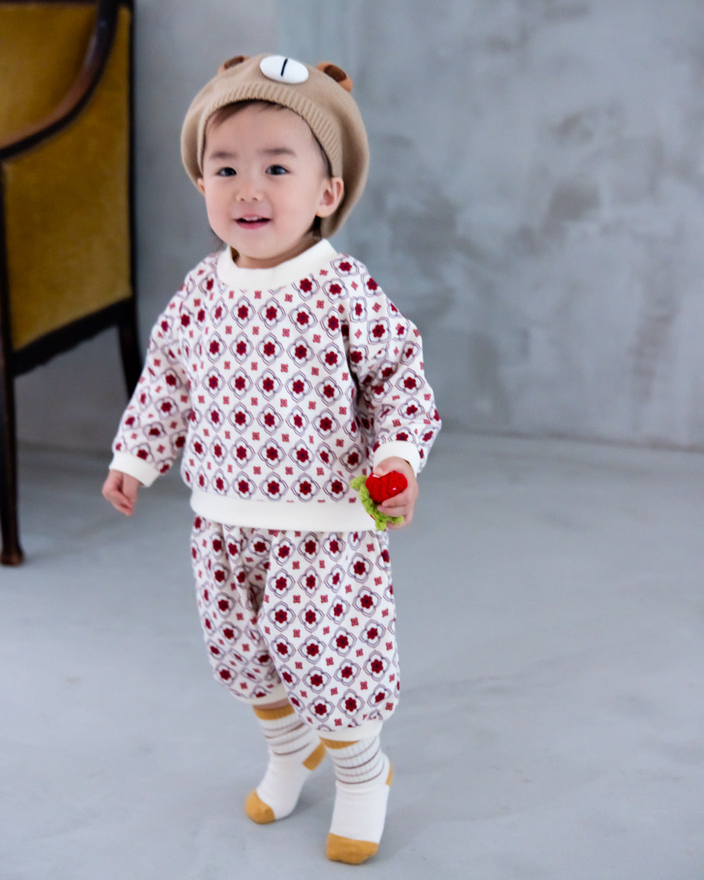(Pre-order) Vintage Tile Pattern Sweatshirt [110095] (Red) 
