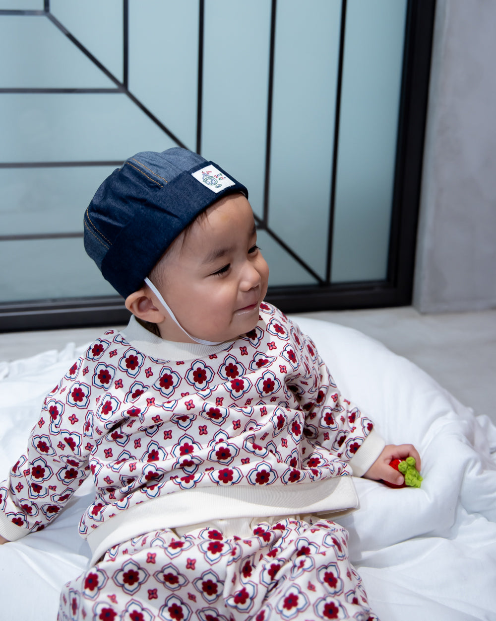 (Pre-order) Vintage Tile Pattern Sweatshirt [110095] (Red) 