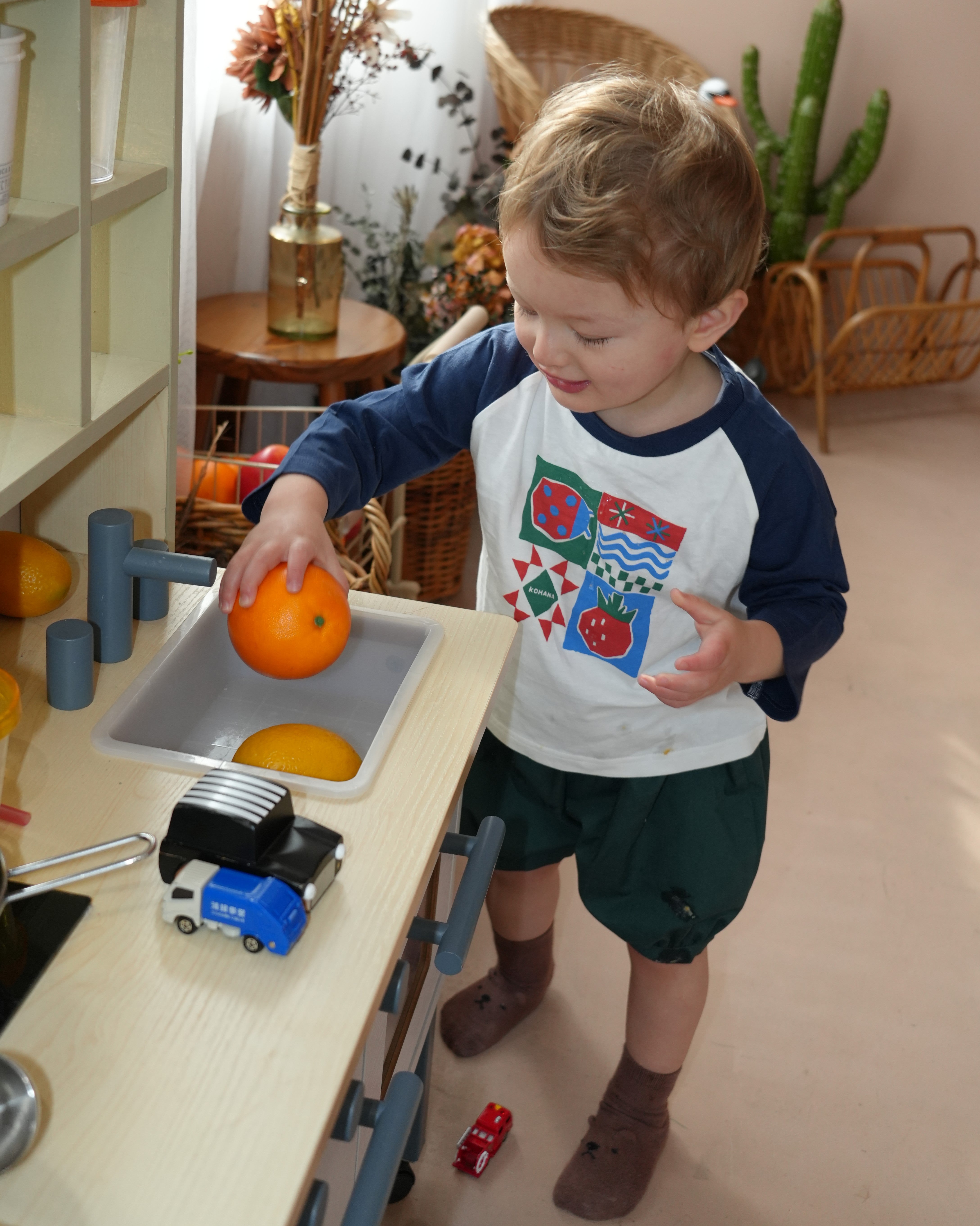 Doodle Raglan Sleeve T-Shirt【110134】