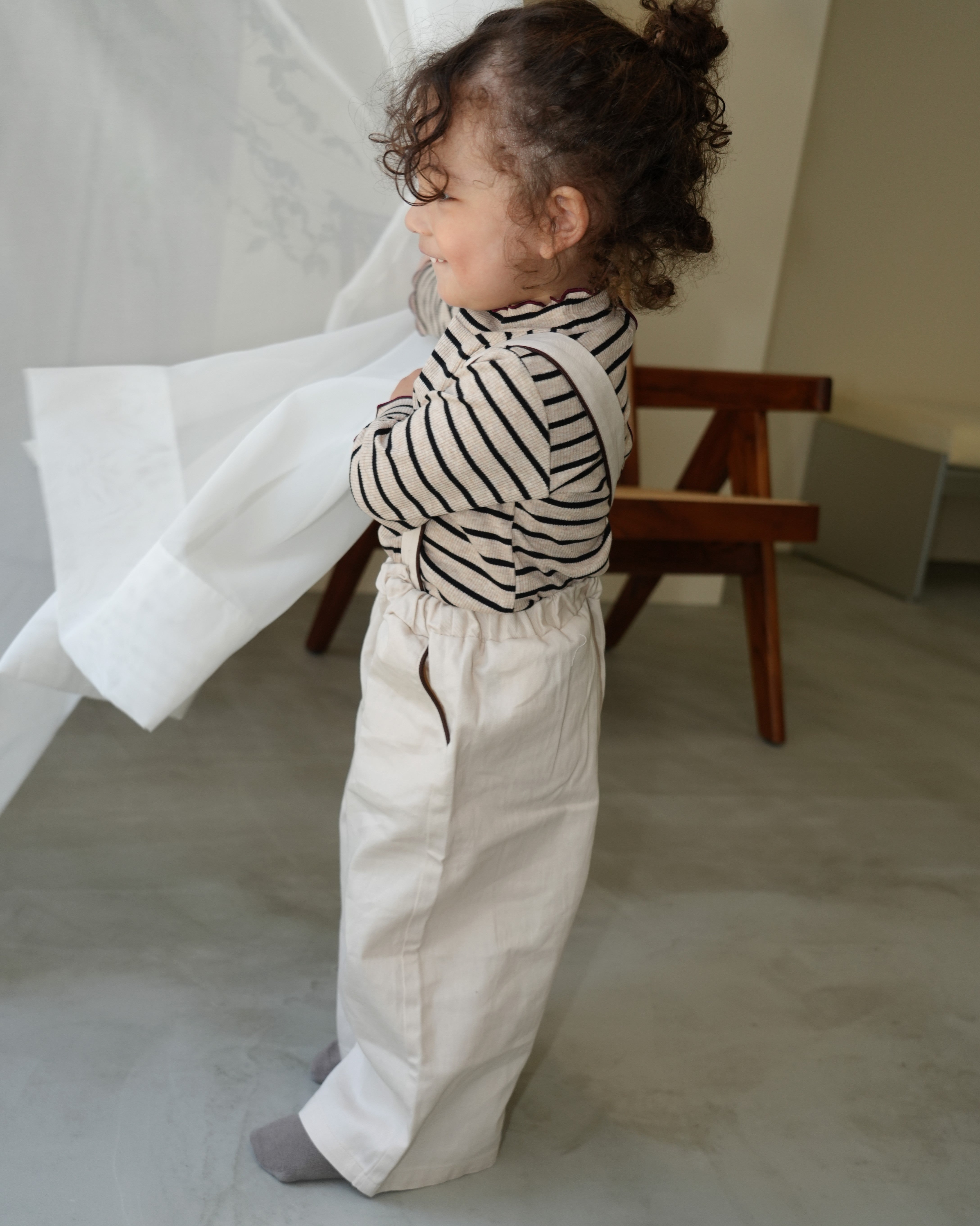 Star Embroidered Cotton Twill Suspender 2-Way Pants【110417】 (ivory)