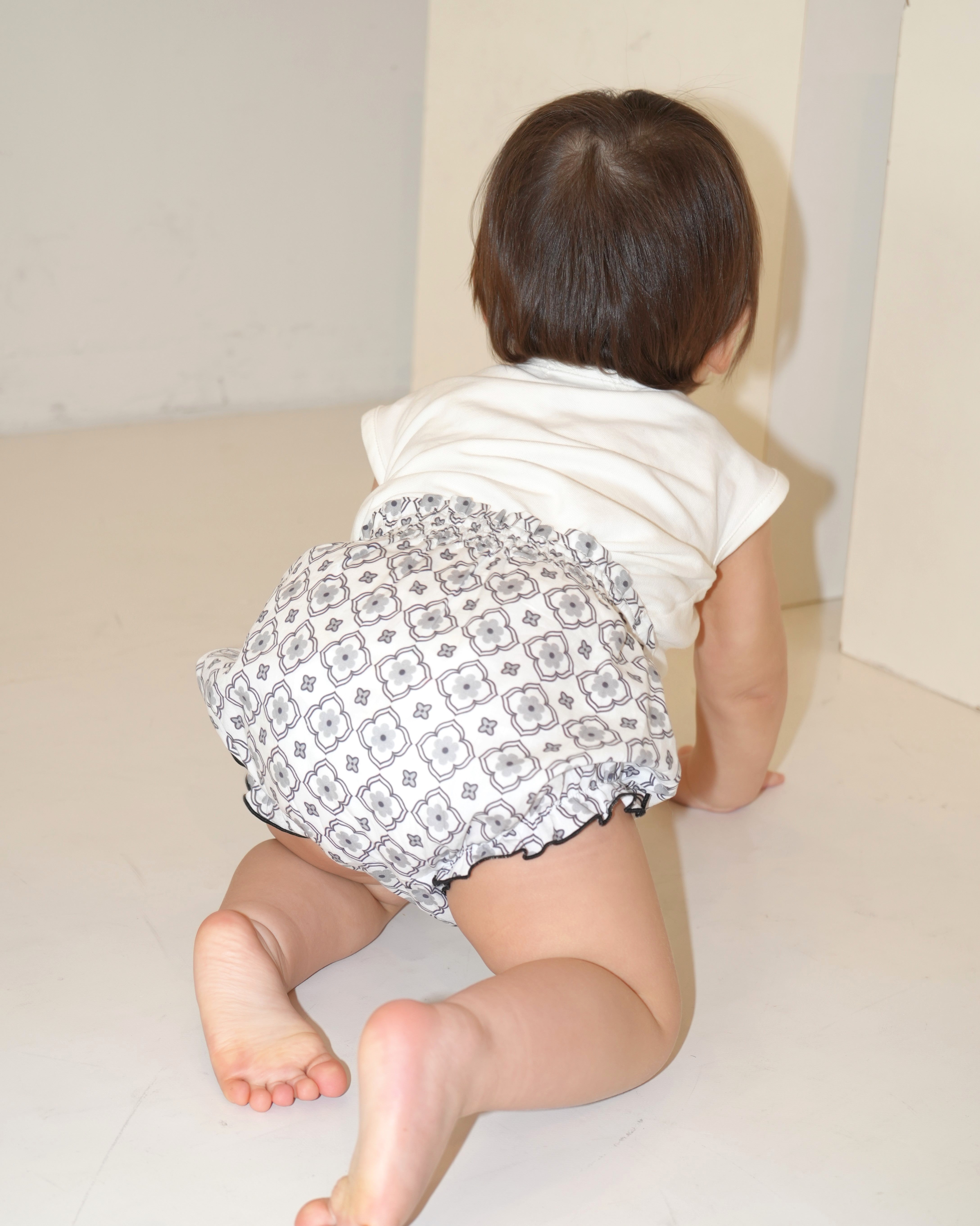 Monotone Vintage Tile T-Shirt & Bloomer Two Piece【110266】