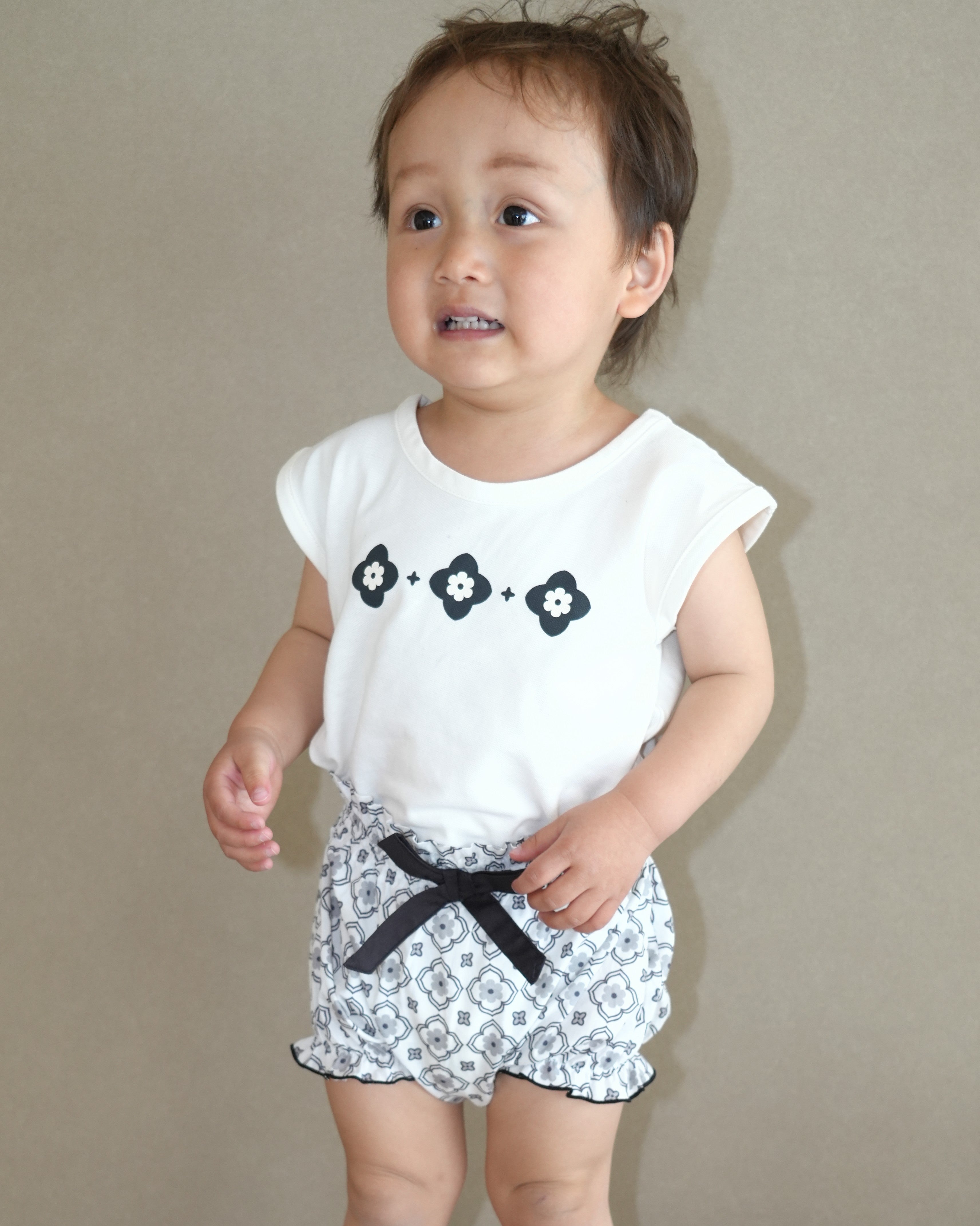 Monotone Vintage Tile T-Shirt & Bloomer Two Piece【110266】