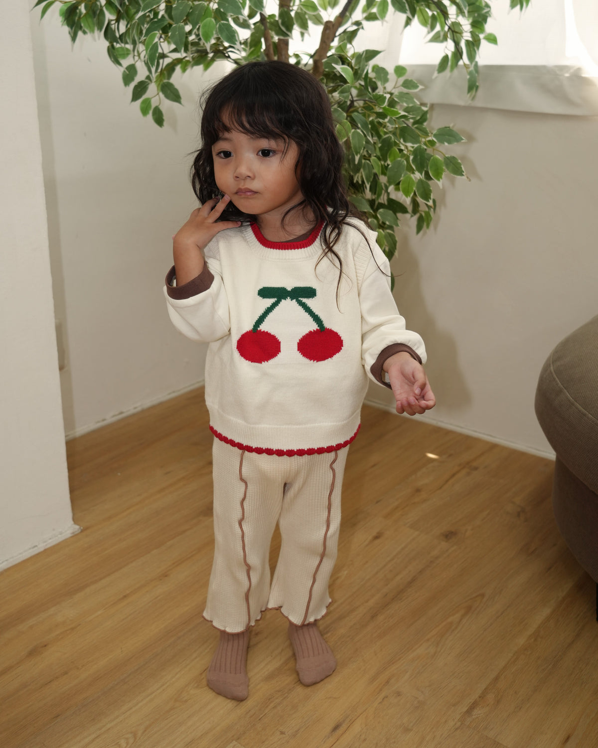 [110360] (White) Cherry Knit Vest