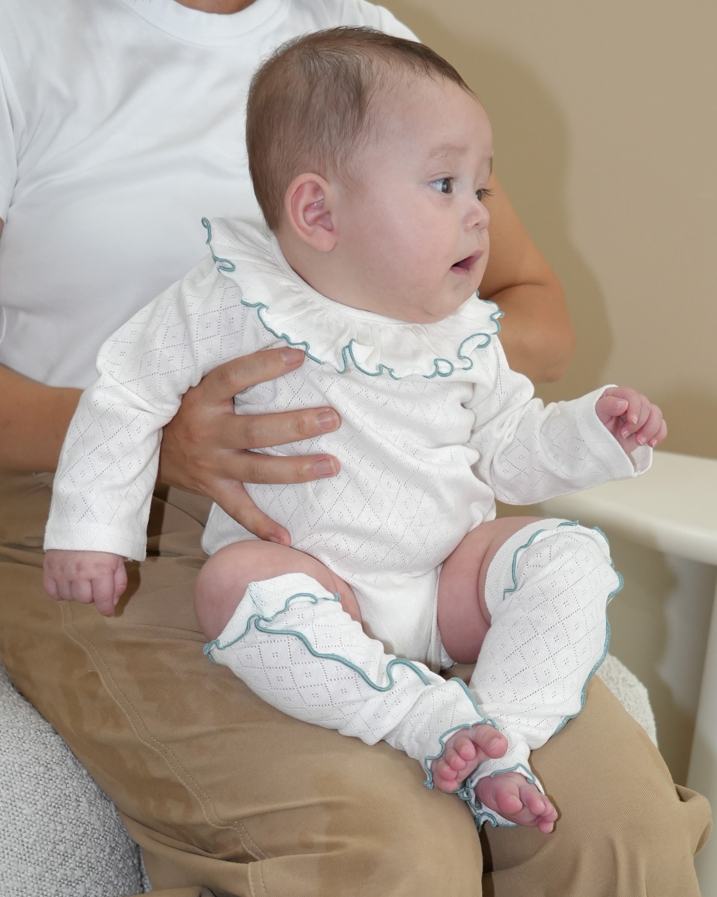 Eyelet Fraise Leg Warmers【110325】 (white)