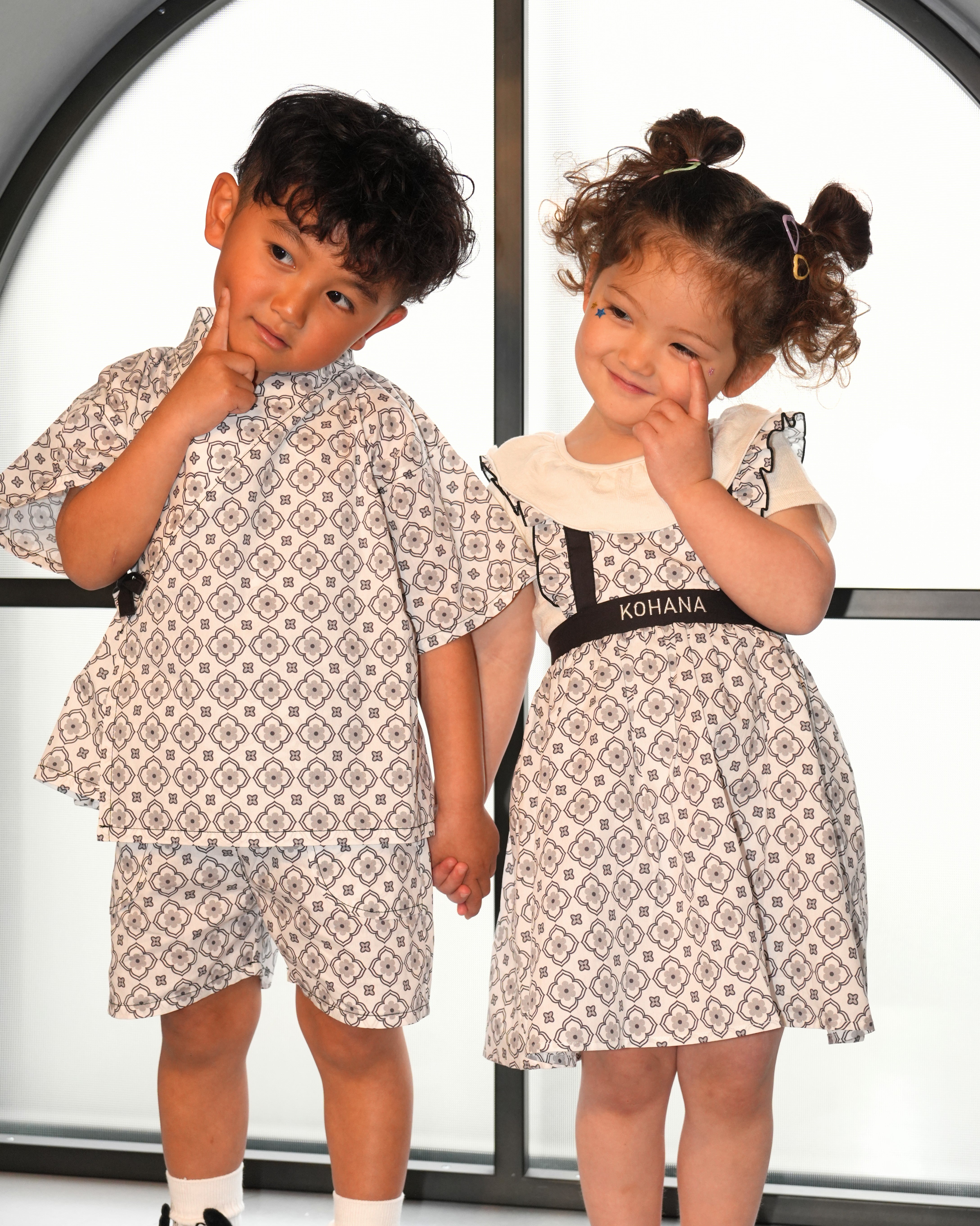 Monotone Vintage Tile Ruffle Apron Dress【110267】