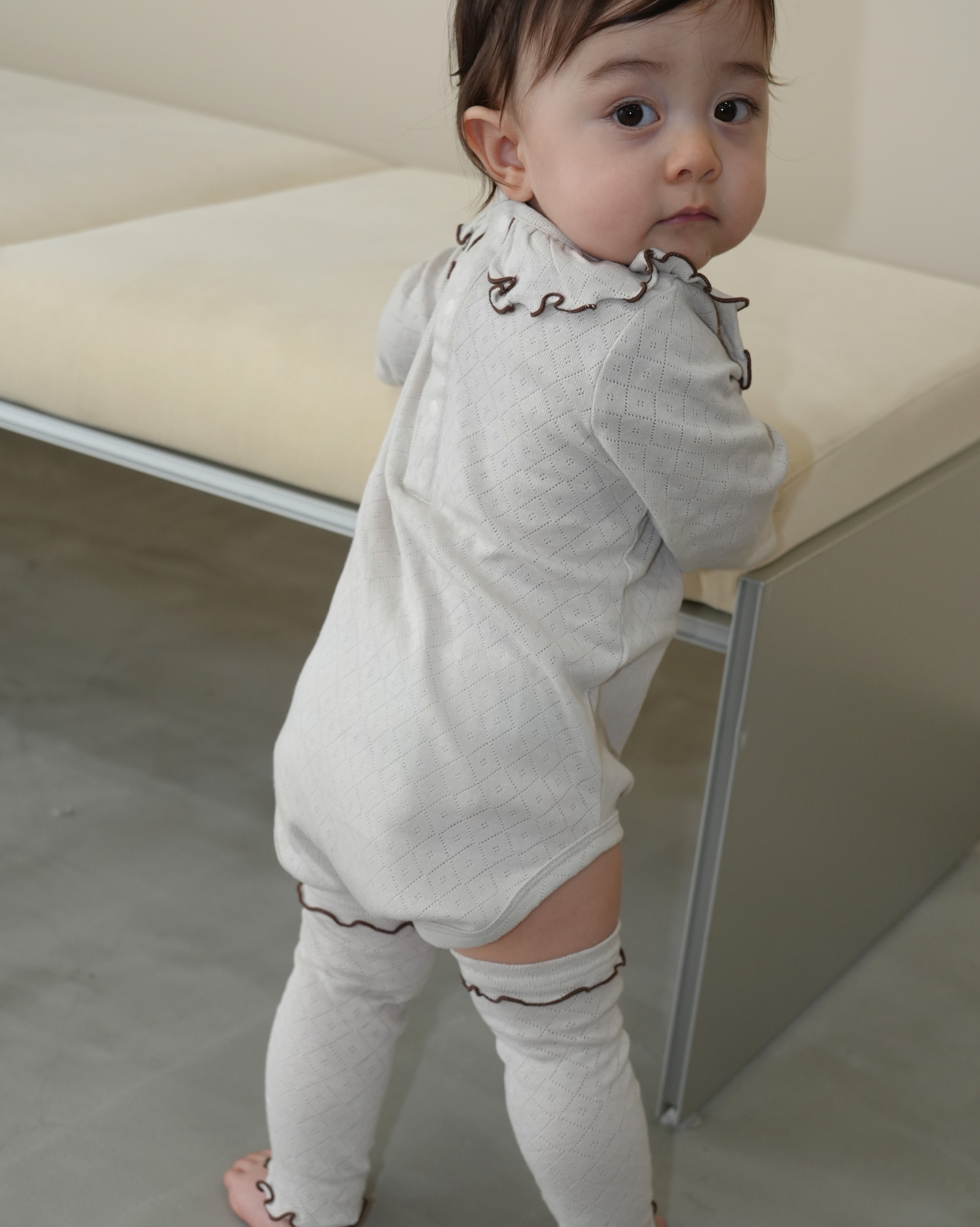 Eyelet Fraise Leg Warmers【110325】 (beige)