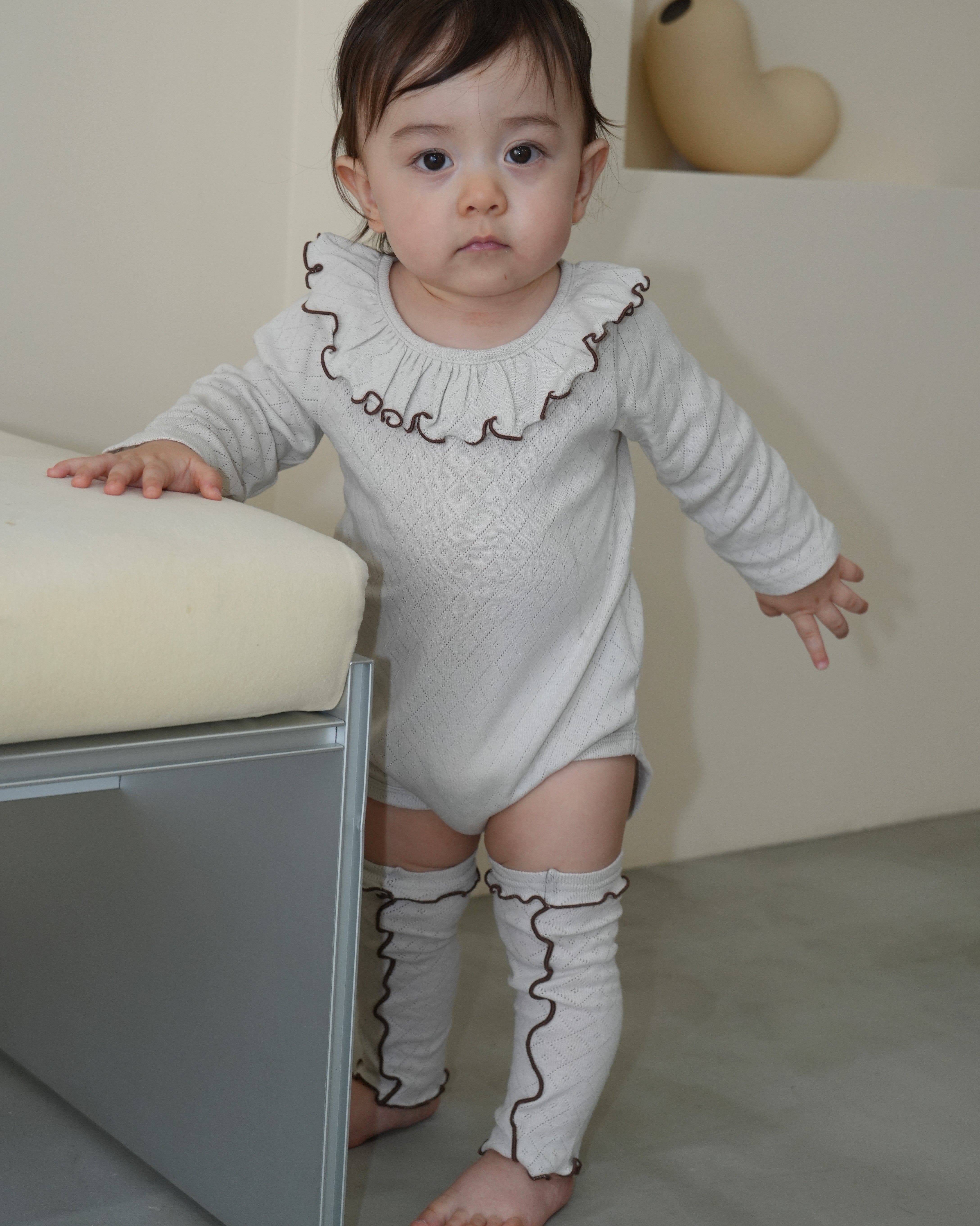 Eyelet Fraise Leg Warmers【110325】 (beige)