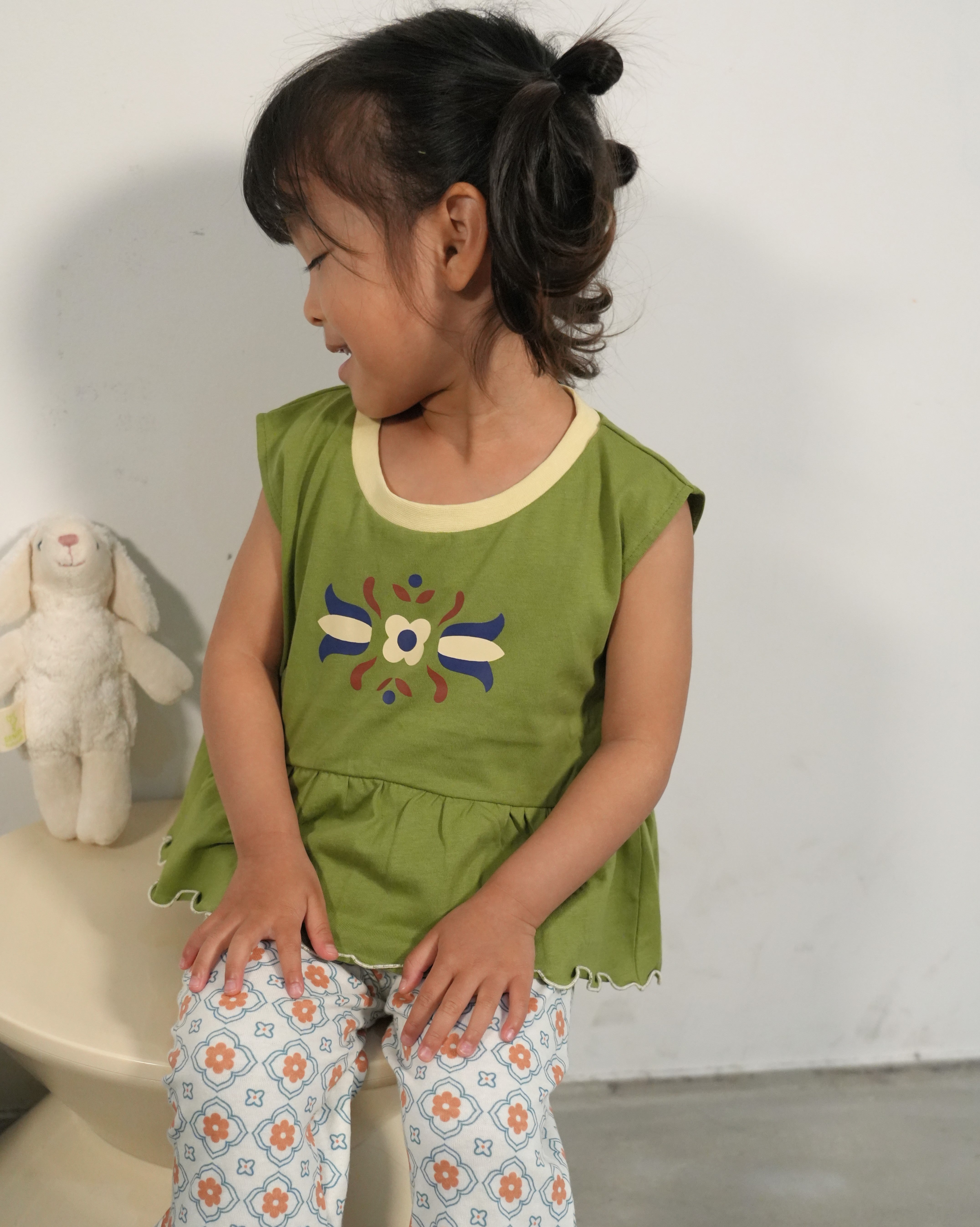 Tyrolean Peplum Sleeveless T-Shirt【110250】 (Khaki)