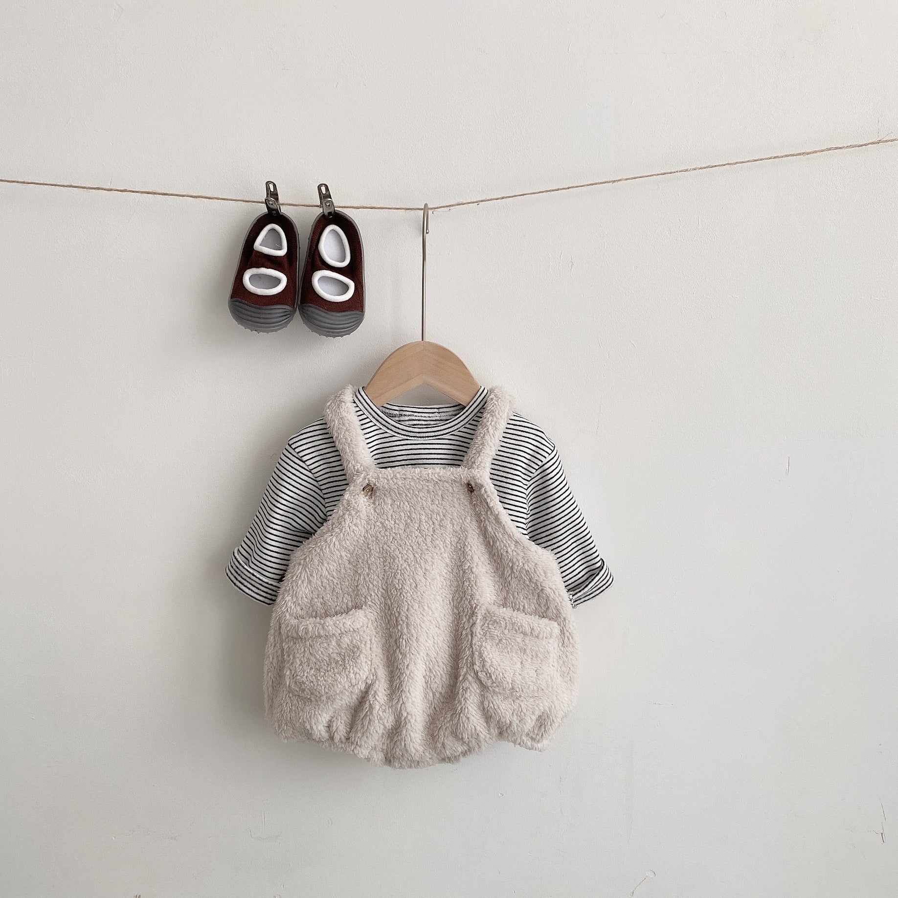 Fluffy overalls [N2084]