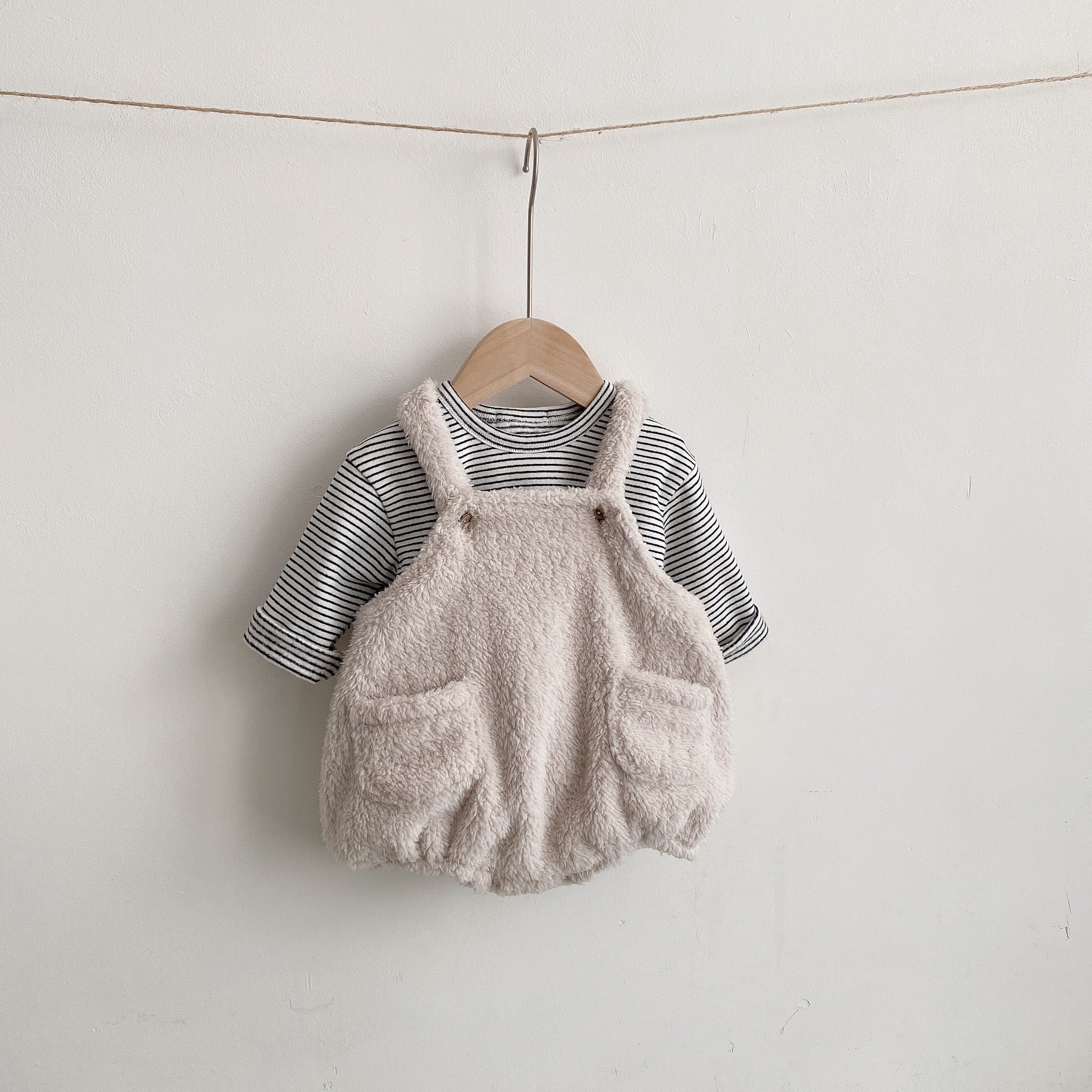 Fluffy overalls [N2084]